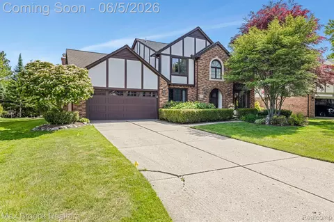 2773 Winter Park Rd, Rochester Hills, MI 48309