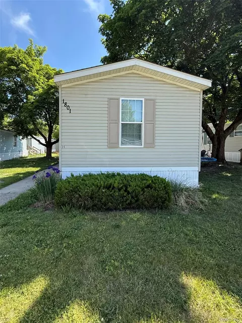1801 Hawk Dr #35, Kalamazoo, MI 49008