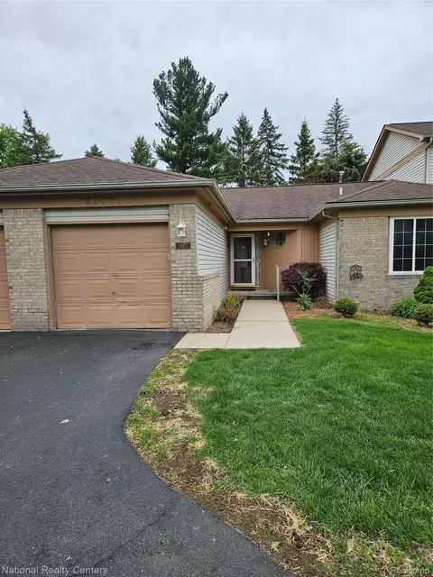 35571 Pheasant Ln, Westland, MI 48185