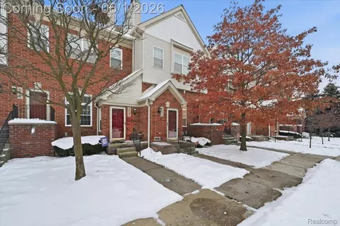 1665 Campau Farms Cir, Detroit, MI 48207