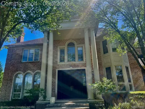 47515 Bellagio Dr, Northville, MI 48167