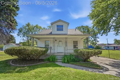 21966 Curie Ave, Warren, MI 48091