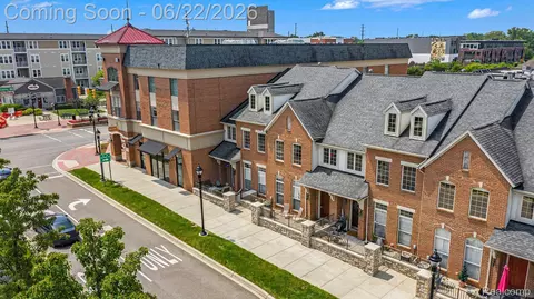 11 N Squirrel Rd, Auburn Hills, MI 48326