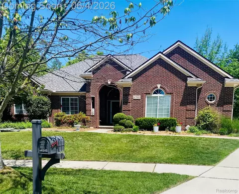 47041 Hidden River Cir N, Canton, MI 48188
