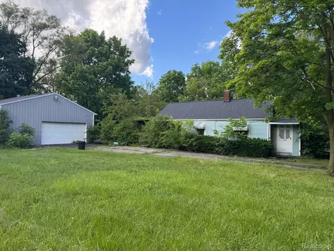 2609 Bertha Ave, Flint, MI 48504