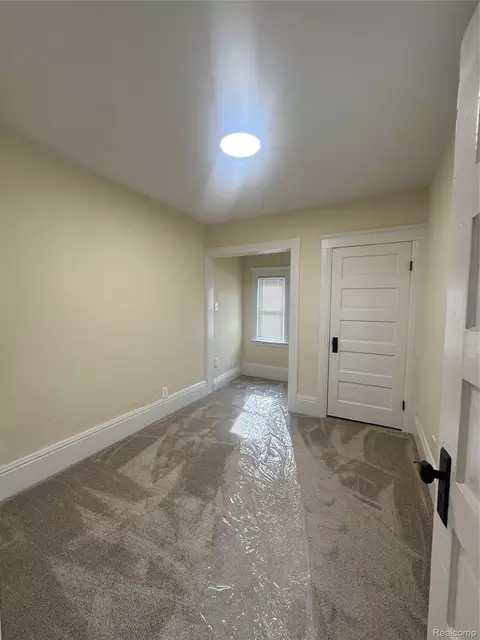 Bedroom - 18576 Jefferson, Riverview, MI 48193 photo 4 of 8