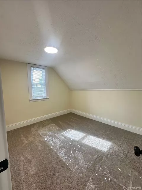 Bedroom - 18576 Jefferson, Riverview, MI 48193 photo 7 of 8