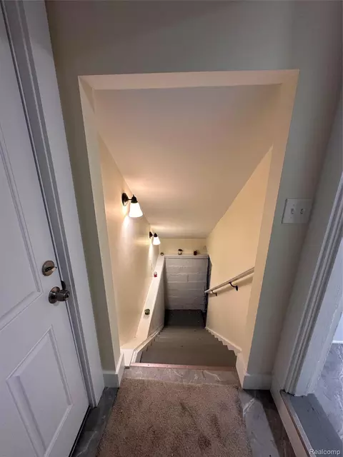 Entry Way - 18576 Jefferson, Riverview, MI 48193 photo 3 of 3