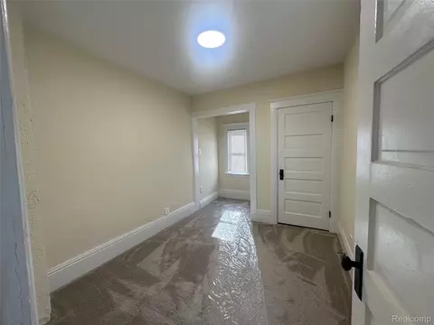 Bedroom - 18576 Jefferson, Riverview, MI 48193 photo 5 of 8