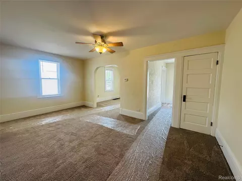 Living - 18576 Jefferson, Riverview, MI 48193 photo 1 of 5