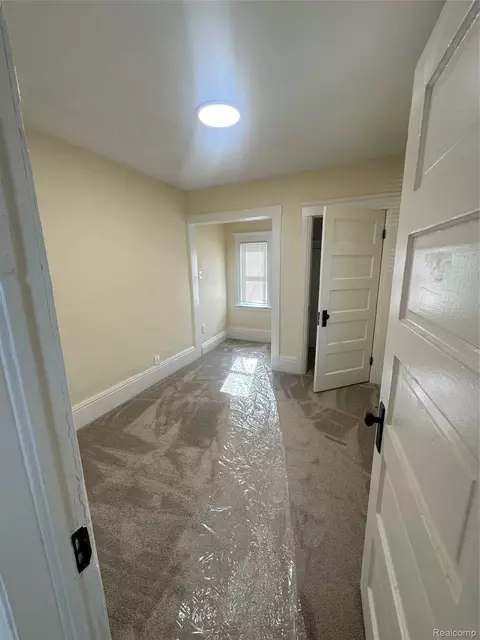 Bedroom - 18576 Jefferson, Riverview, MI 48193 photo 3 of 8