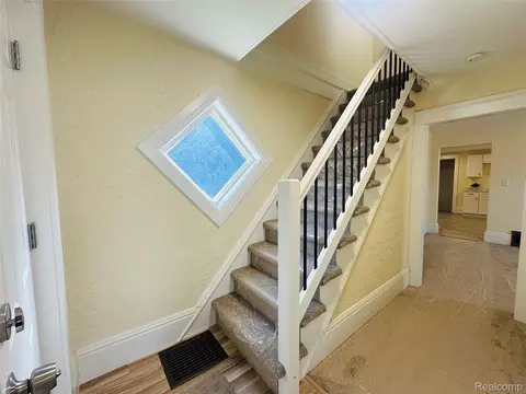 Entry Way - 18576 Jefferson, Riverview, MI 48193 photo 1 of 3