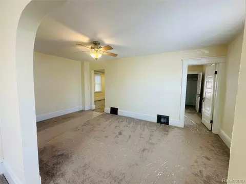 Living - 18576 Jefferson, Riverview, MI 48193 photo 5 of 5