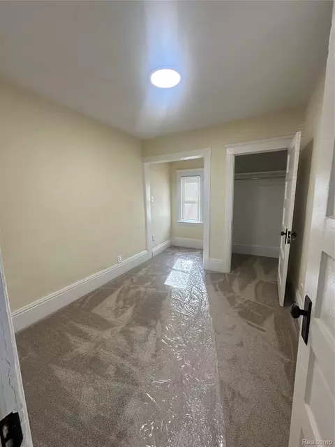 Bedroom - 18576 Jefferson, Riverview, MI 48193 photo 2 of 8
