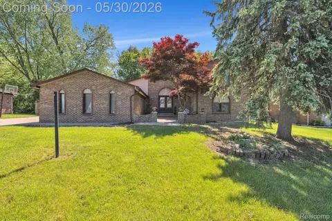 18823 Millar Rd, Clinton Township, MI 48036