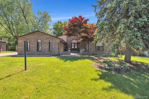 18823 Millar Rd, Clinton Township, MI 48036
