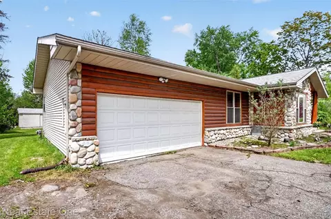 8391 E Court St, Davison, MI 48423