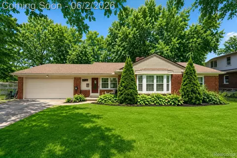 45520 Deshon St, Utica, MI 48317