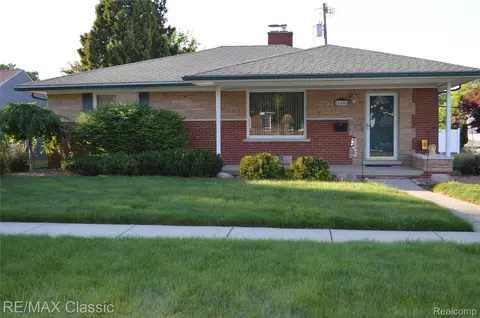 26006 S Elsinore Rd, Redford, MI 48239