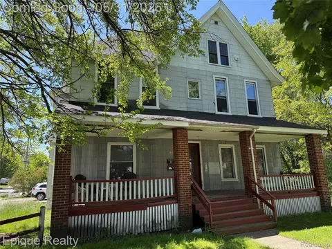 804 Court St, Port Huron, MI 48060