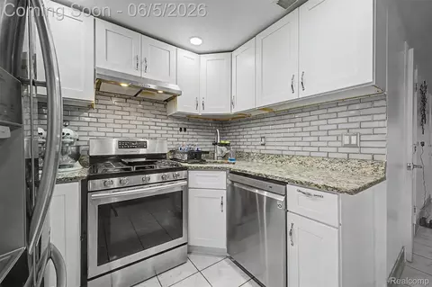 Kitchen - 5524 Maple St, Dearborn, MI 48126 photo 5 of 5