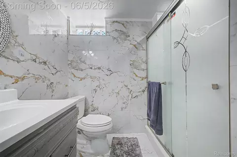 Bath - 5524 Maple St, Dearborn, MI 48126 photo 8 of 9