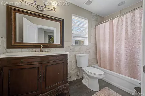 Bath - 5524 Maple St, Dearborn, MI 48126 photo 6 of 9