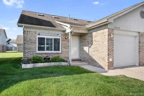 23449 Reading Ct, Brownstown, MI 48183