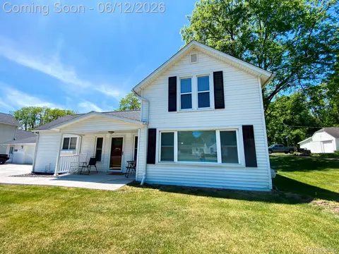 10514 Hamburg Rd, Hamburg, MI 48139