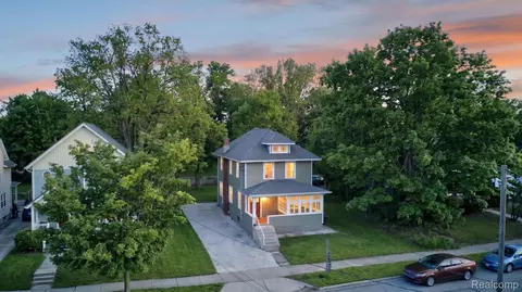 925 W Kalamazoo St, Lansing, MI 48915
