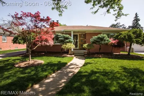 13443 Chestnut St, Southgate, MI 48195