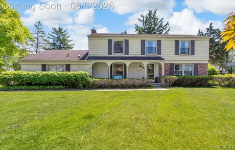 4055 Old Dominion Dr, West Bloomfield, MI 48323