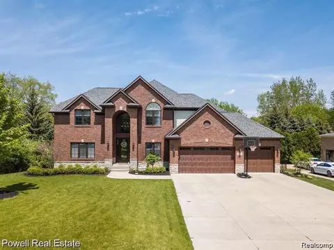 1968 Maplewood Ave, Bloomfield Township, MI 48302