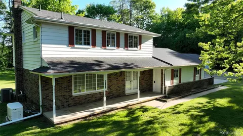2356 Rochester Rd, Addison, MI 48367