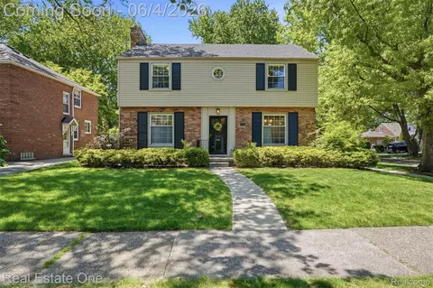 448 Allard Ave, Grosse Pointe Farms, MI 48236