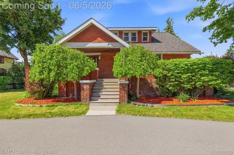 504 Clinton, St. Clair, MI 48079