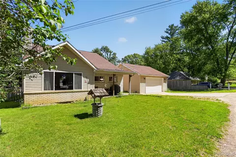 Exterior - 7166 Alpine Dr, Argentine, MI 48451 photo 1 of 8