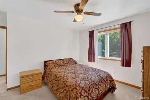 Bedroom - 7166 Alpine Dr, Argentine, MI 48451 photo 5 of 5