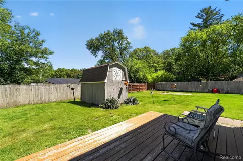 Exterior - 7166 Alpine Dr, Argentine, MI 48451 photo 8 of 8