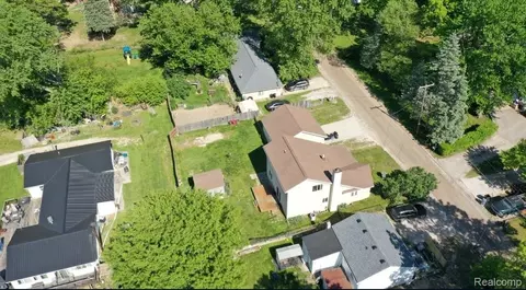 View/Area - 7166 Alpine Dr, Argentine, MI 48451 photo 7 of 9