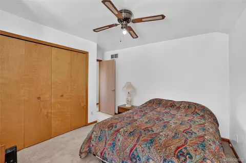 Bedroom - 7166 Alpine Dr, Argentine, MI 48451 photo 4 of 5