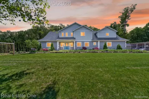 26987 Crawford Rd, Brownstown, MI 48174