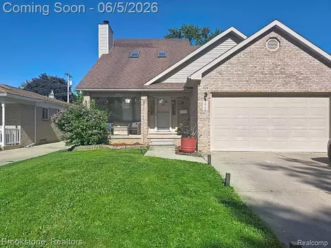 5918 N Evangeline St, Dearborn Heights, MI 48127