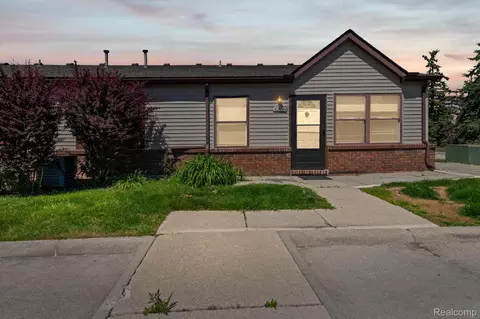 23622 Cottrell St #5, Clinton Township, MI 48035