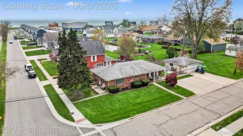 50895 Taylor St, New Baltimore, MI 48047