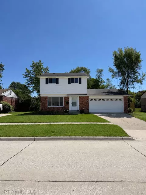 1241 Selma St, Westland, MI 48186