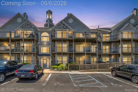 37522 Jefferson Ave #102, Harrison, MI 48045