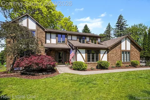 8019 Deerwood Rd, Independence, MI 48348