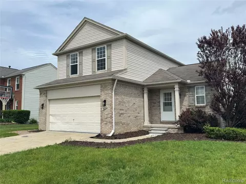 56602 Winding Creek Dr, Macomb, MI 48042