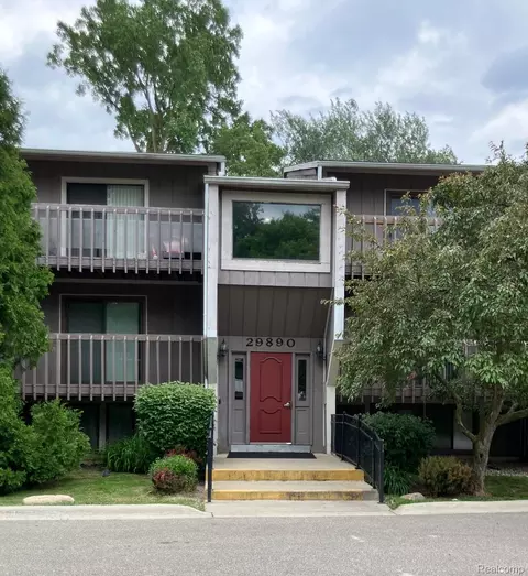 29890 W 12 Mile Rd E #907, Farmington Hills, MI 48334